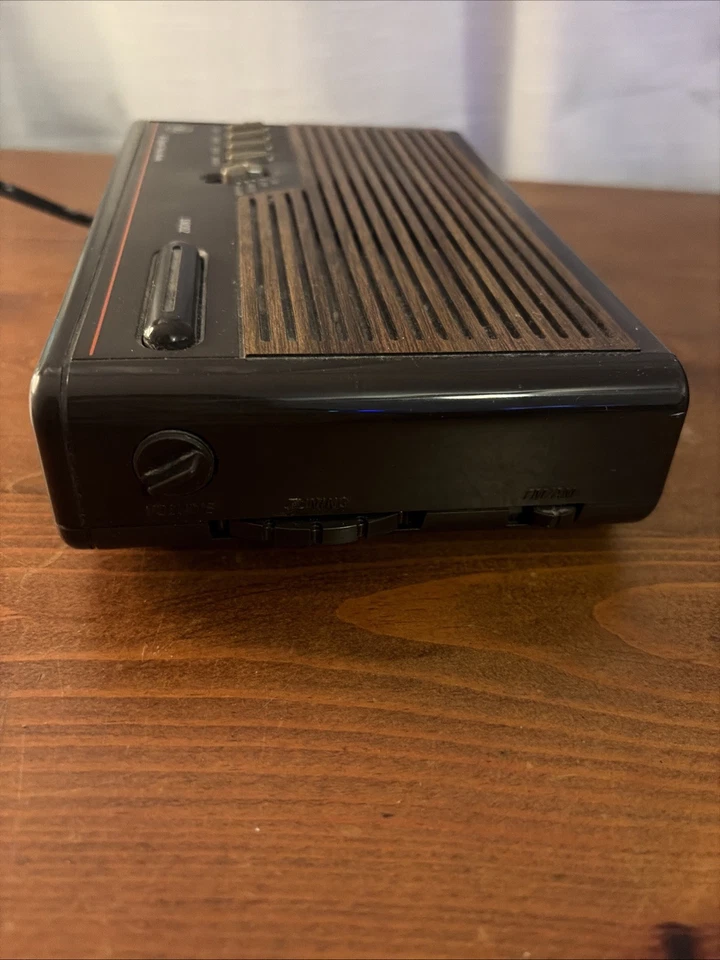 Vintage GE Digital Clock Radio AM/FM Model 7-4612A Woodgrain Tested & Works - Image 3 of 4