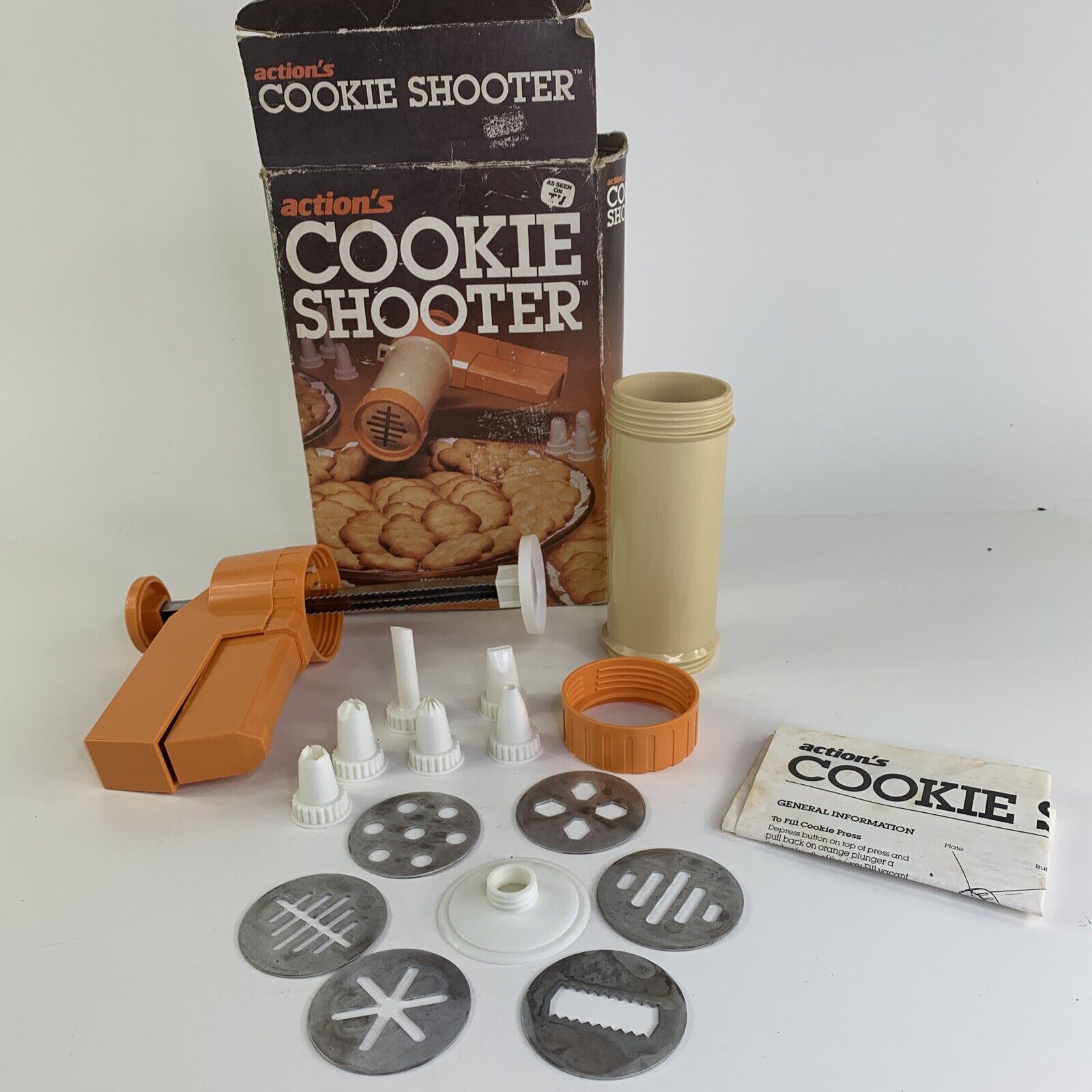 Vintage Action’s Cookie Shooter Press 1984. Includes 6 Tips, 6 D