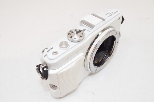 NEAR MINT OLYMPUS PEN Lite E-PL6 white / M.ZUIKO 14-42mm F/3.5-5.6 w/Flash works - Picture 7 of 17