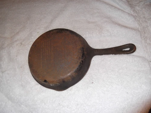 1891 Wagner's 8" skillet cast iron vintage ware