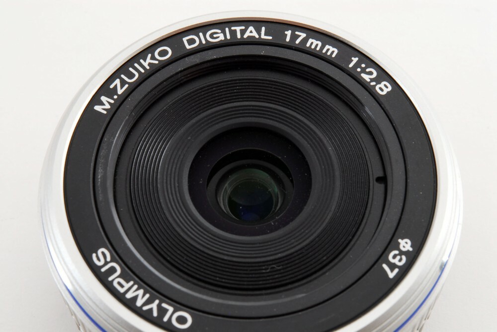 OLYMPUS M.Zuiko DIGITAL 17mm f/2.8 Silver [Excellent+++] From