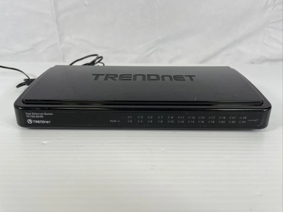 Trendnet Fast Ethernet Switch TE100-S24D - Image 2 of 4