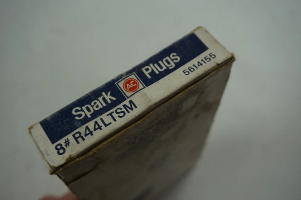 AC R44LTSM NEW SPARK PLUGS LOT OF 5 NOS - Image 3 of 4