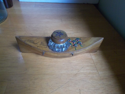 ANTIQUE WOOD CANOE OR BOAT SHAPE INKWELL MONTE CARLO SOUVENIR WITH GLASS INKWELL - Picture 8 of 9