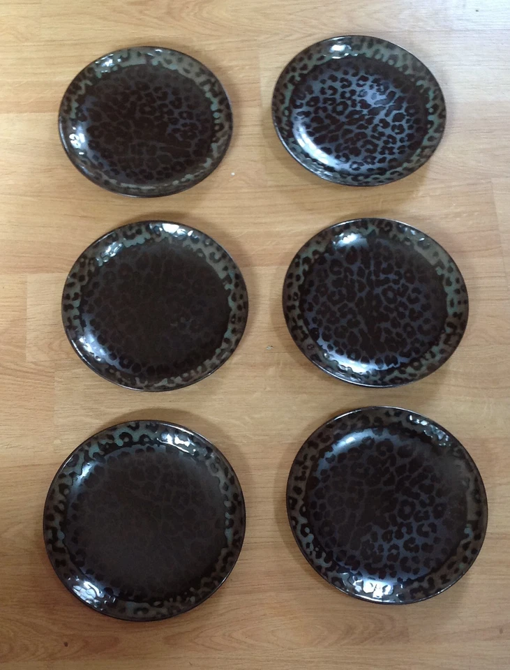 Juego de 6 platos de ensalada Cuisinart de gres con patrón de leopardo negro Foto 3 de 4