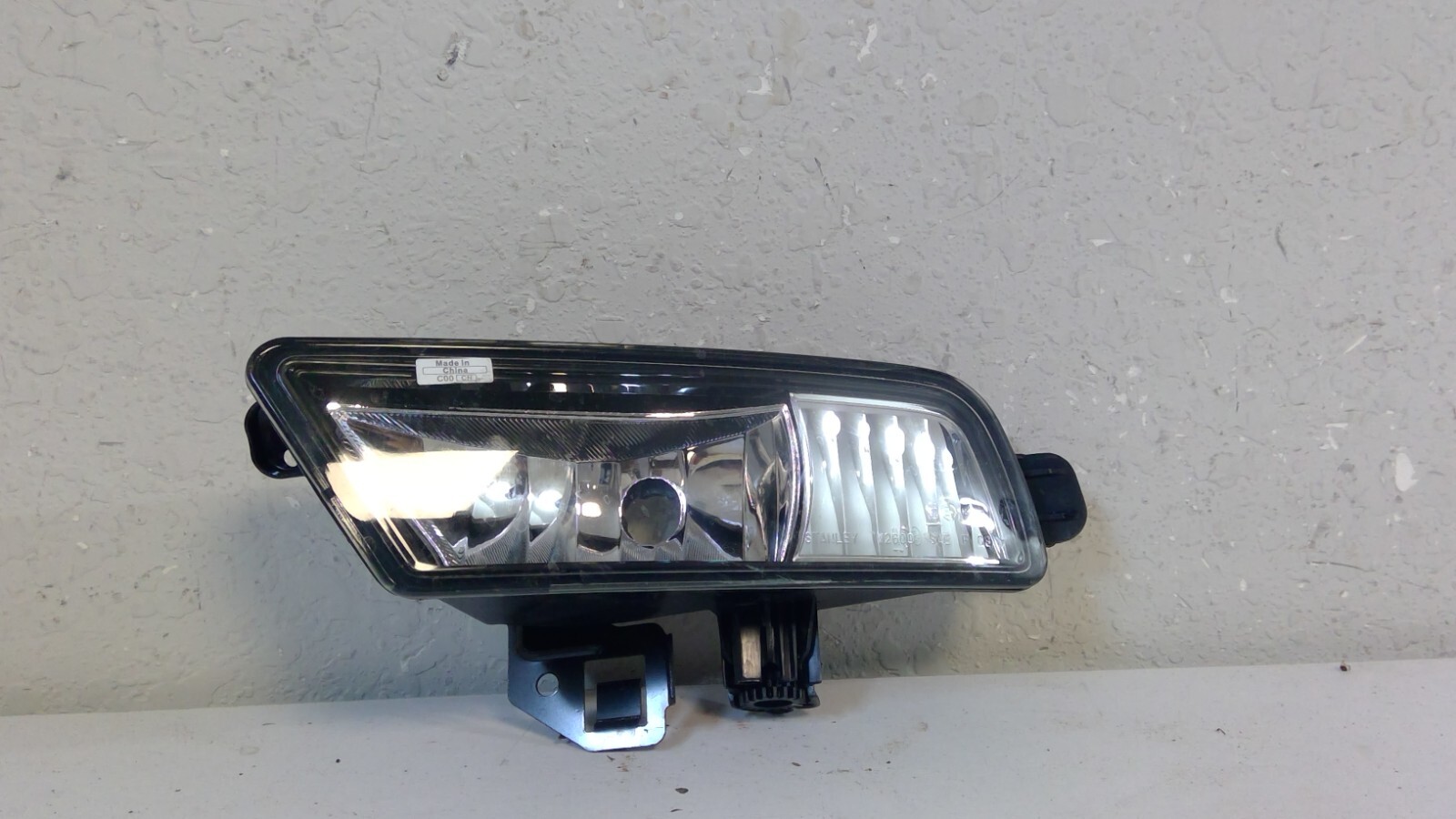2015 2016 HONDA CR-V R LEFT SIDE  FOG LIGHT OEM E4190276