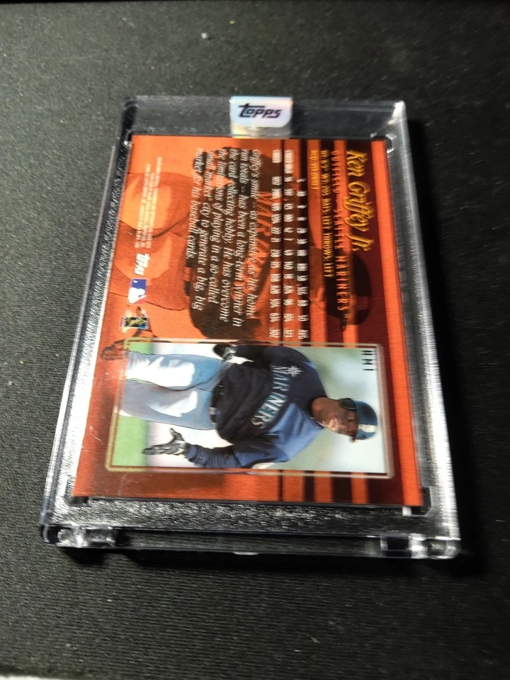 1996 Topps(Sealed) HOBBY MASTERS Ken Griffey Jr. MINT - Image 2 of 2