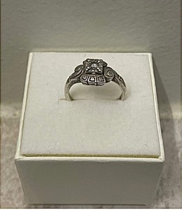 Kims Jewelers Sterling Silver Antique Design Diamond Ring (Size 6.5)