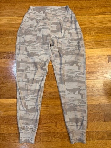 Alphalete Surface Pocket Leggings in Desert Canvas Camo Jogger - Size Est. M/L