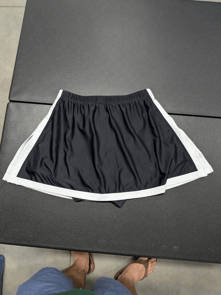 Pantalón corto Blair blanco y negro para mujer 8 Foto 2 de 4