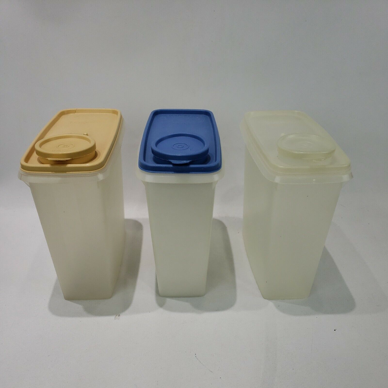 LOT OF 3 VINTAGE TUPPERWARE CEREAL CONTAINERS W/ LIDS 468-6, 469-5, 469-9