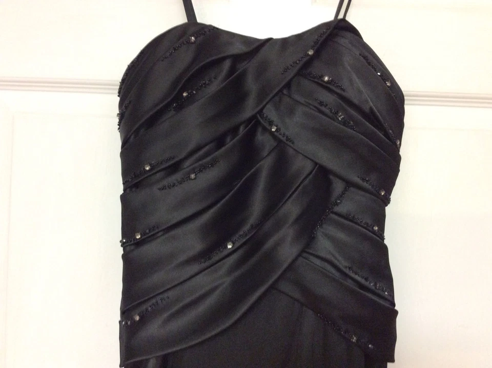 Vestido para mujer B Darlin talla 3 a 4 negro formal con cuentas corpiño totalmente forrado 99 Foto 2 de 4