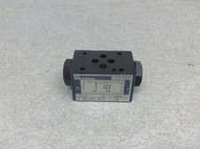 Bosch 0 811 024 104 Manifold Check Valve Block 0811024104 (TSC)