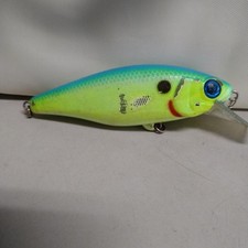 Hard lure, blue and yellow minnow
