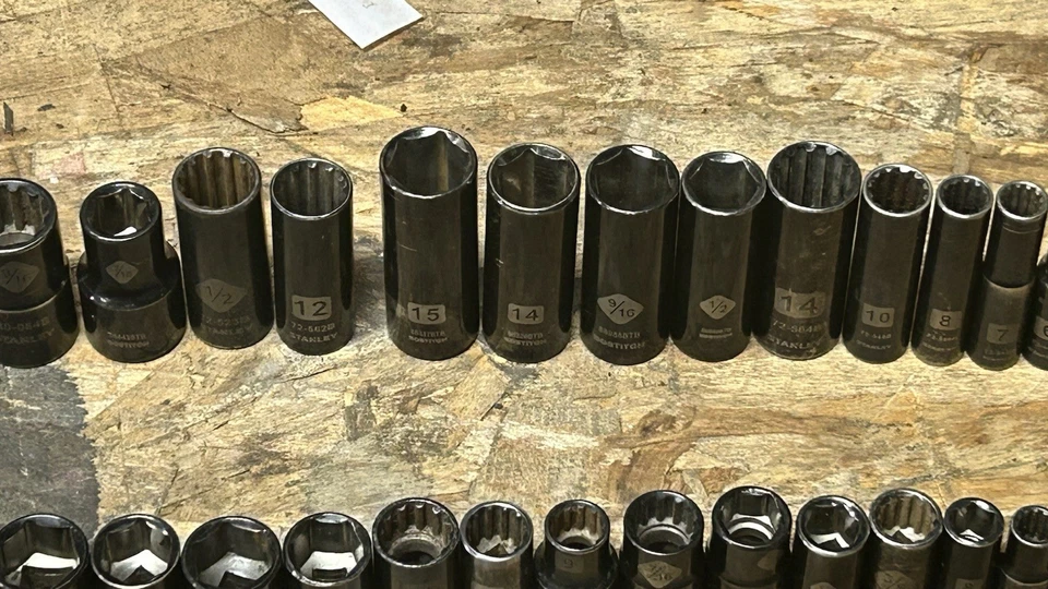 Juego de enchufes de impacto Stanley/Bostitch 3/8” y 1/4” unidad 6pt y 12pt SAE y métrico Foto 3 de 4