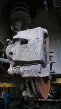 2019 HYUNDAI TUCSON 1.6 CRDI MK3 AUTO PASSENGER FRONT BRAKE CALIPER + CARRIER