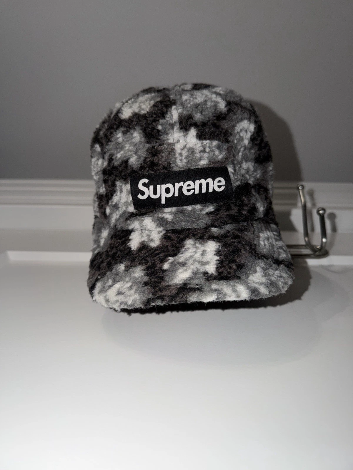 Supreme roses sherpa fleece earflap hat