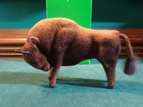 KUNSTLERSCHUTZ WAGNER LARGE FLOCKED BUFFALO BISON FIGURINE, NO. 97/1, W. GERMANY - Picture 6 of 17