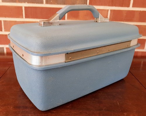 Vintage Light Blue Royal Traveller Montbello 2 Travel Makeup Case Luggage w Tray - Picture 4 of 10