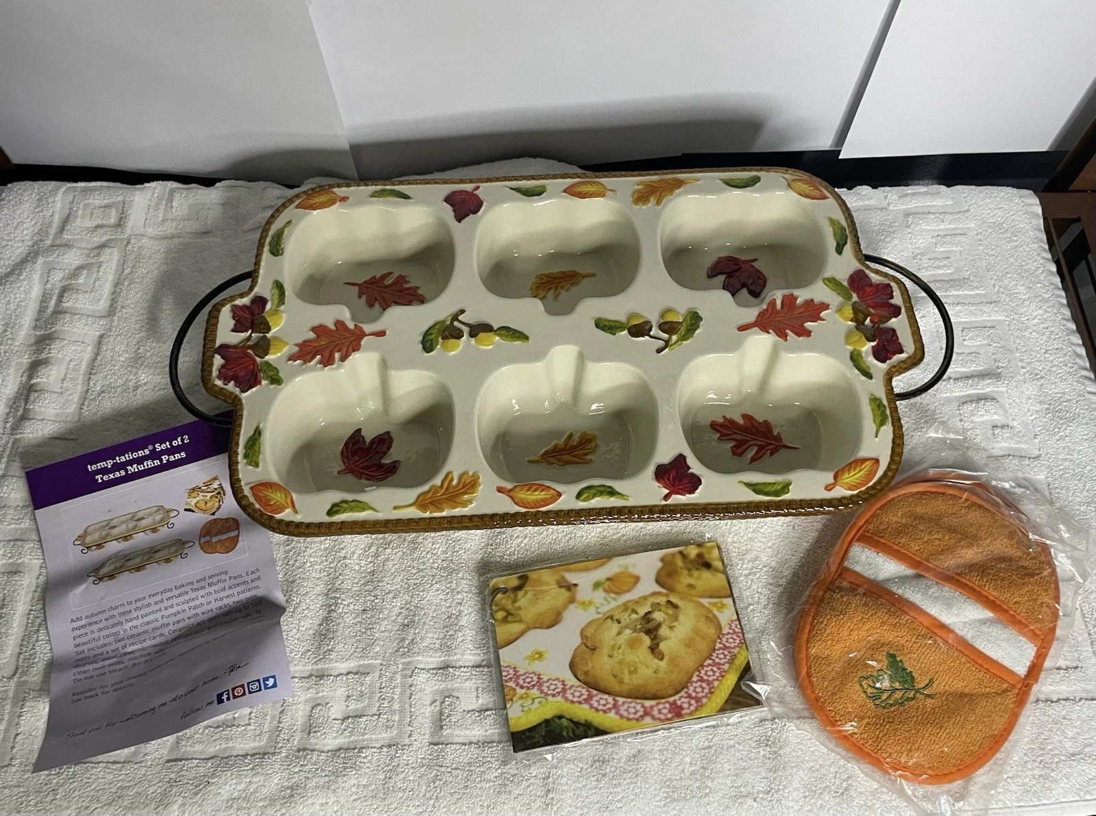 Temptations by Tara Ovenware Harvest Pumpkin 6 Loaf Pan