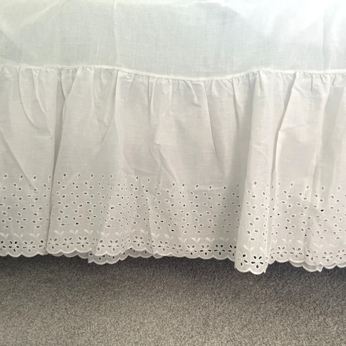 Vintage white cotton blend Queen size Eyelet Bed Ruffle Bed Skirt Dust Ruffle