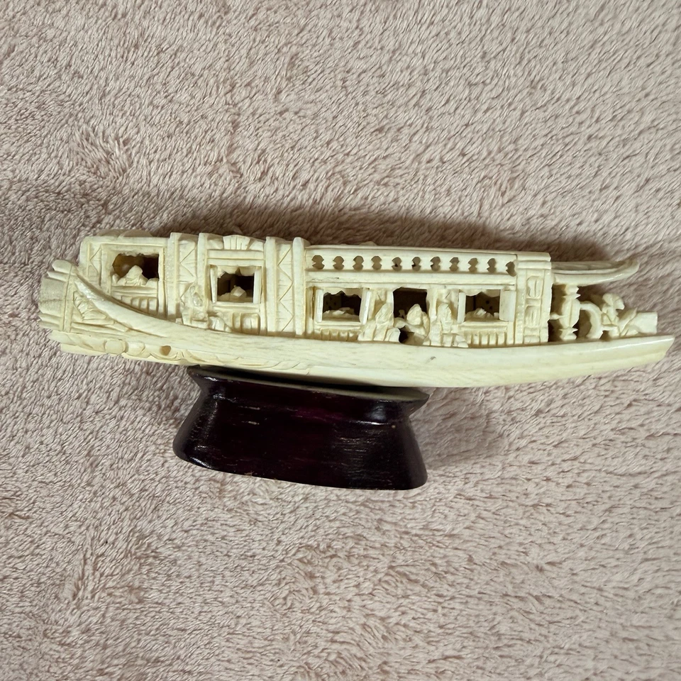 Escultura de bote chatarra bovino tallado chino siglo XIX base de madera antigua con puertas Foto 3 de 4