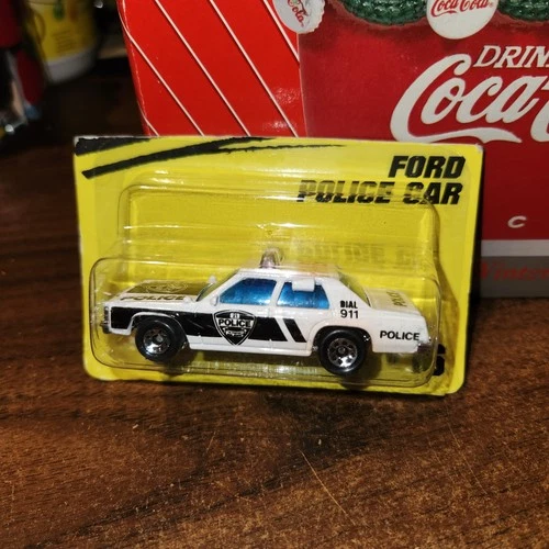 NEW Vintage 1987 Matchbox Diecast 1/64 Ford LTD Police Car PD-21 Cut Card