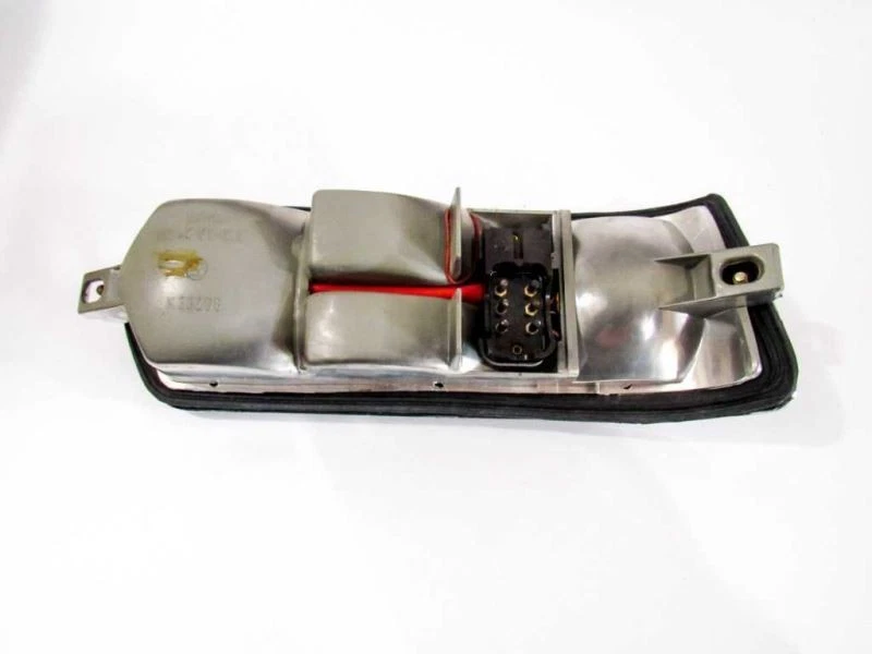 Left Rear Tail Light Lamp Amber fit Mercedes W108 W109 250 280 300 NEW GENUINE - Image 3 of 4