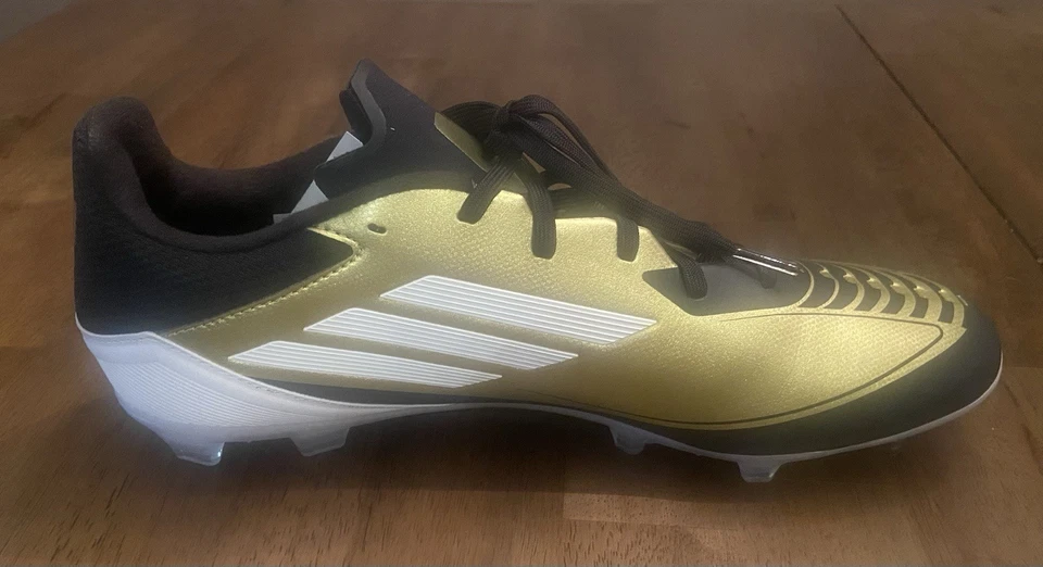 Botín de fútbol Adidas firmado/autografiado por Lionel Messi Inter Miami FC con certificado de autenticidad Foto 2 de 4