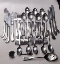 Oneida Deluxe Independence Flatware Lot 31 Pc