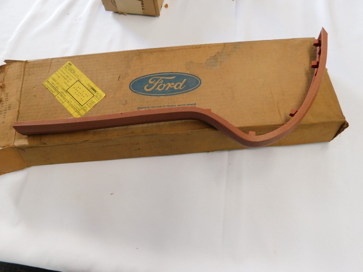 NOS OEM Ford 1978 1979 Thunderbird Front Bumper Pad Impact Strip