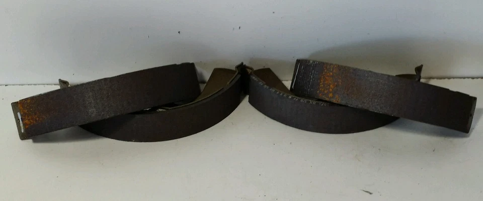 Bendix R575 Relined Drum Brake Shoes Preferred Centric fits 86-92 Nissan Stanza - Image 2 of 4