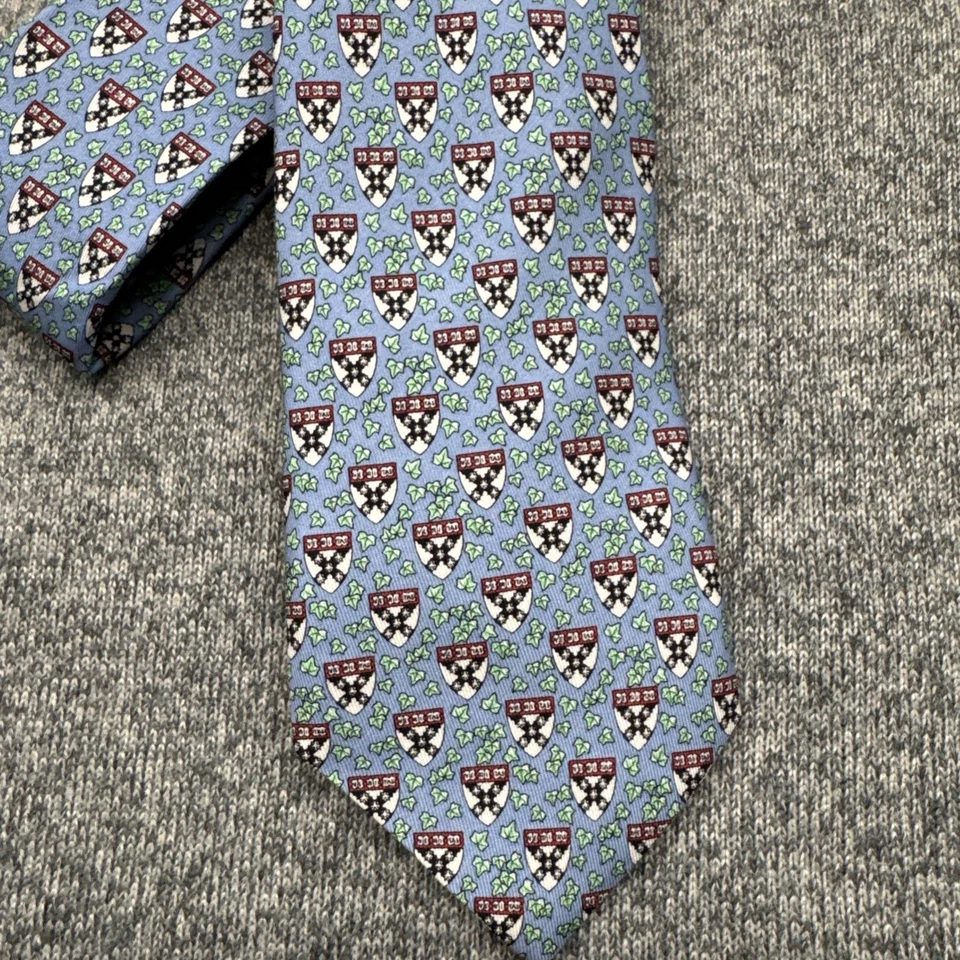 Corbata Vineyard Vines Harvard University Crest Tie Silk Ivy League EE. UU. Formal Foto 3 de 4