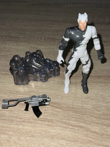 Toy Biz Vintage 1996 X-Men Mutant Armor Quicksilver Classic 5" Figure Loose