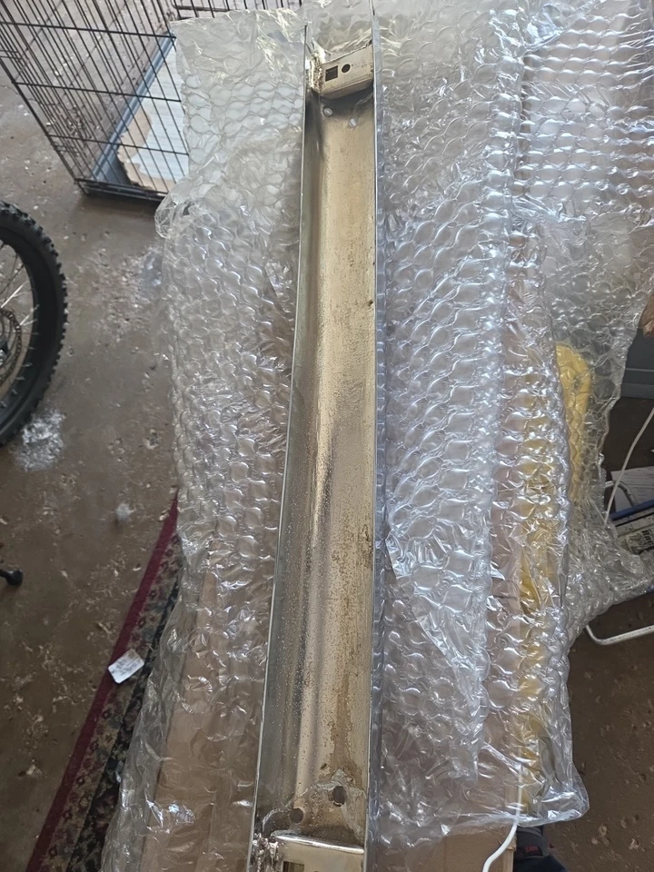 Parachoques trasero central original mercedes 190sl Foto 4 de 4