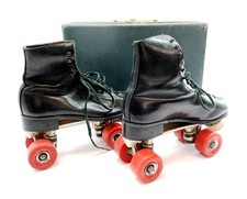 Vintage CHICAGO Men's Roller Skates Size 6 w/ Easy Rider Wheels and Storage Case