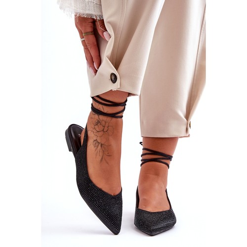 Bailarinas para mujer con cordones decoradas con tachuelas - Imagen 5 de 5