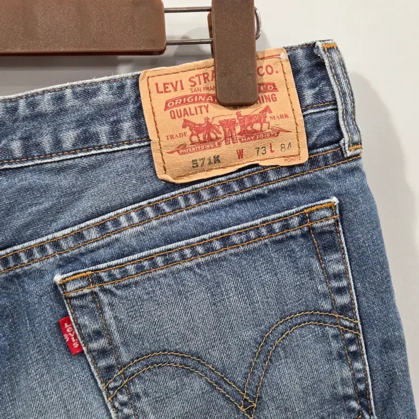 Levi's 571 Women's Denim Shorts Size 73/84 Excellent thumbnail 3