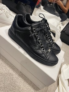 balenciaga arena low black mens