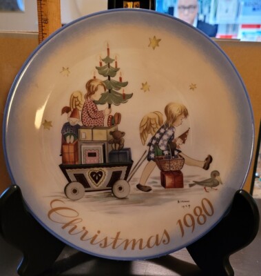 Sister Berta Hummel Plate by Schmid 10th Edition Christmas 1980 West Germany