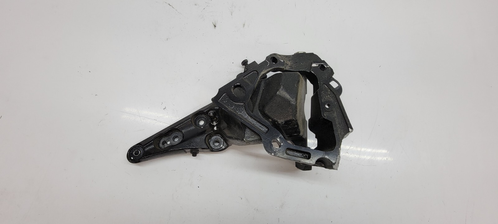 MCLAREN 650 DRIVER LEFT SIDE DOOR HINGE ASSEMBLY OEM 