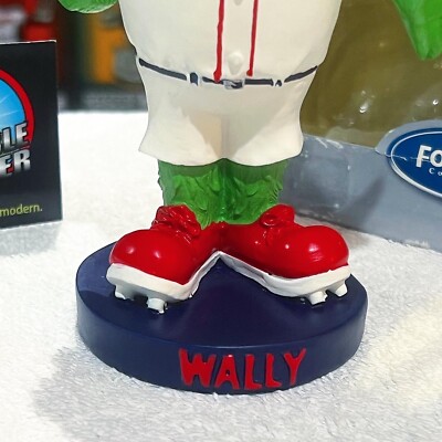 WALLY 