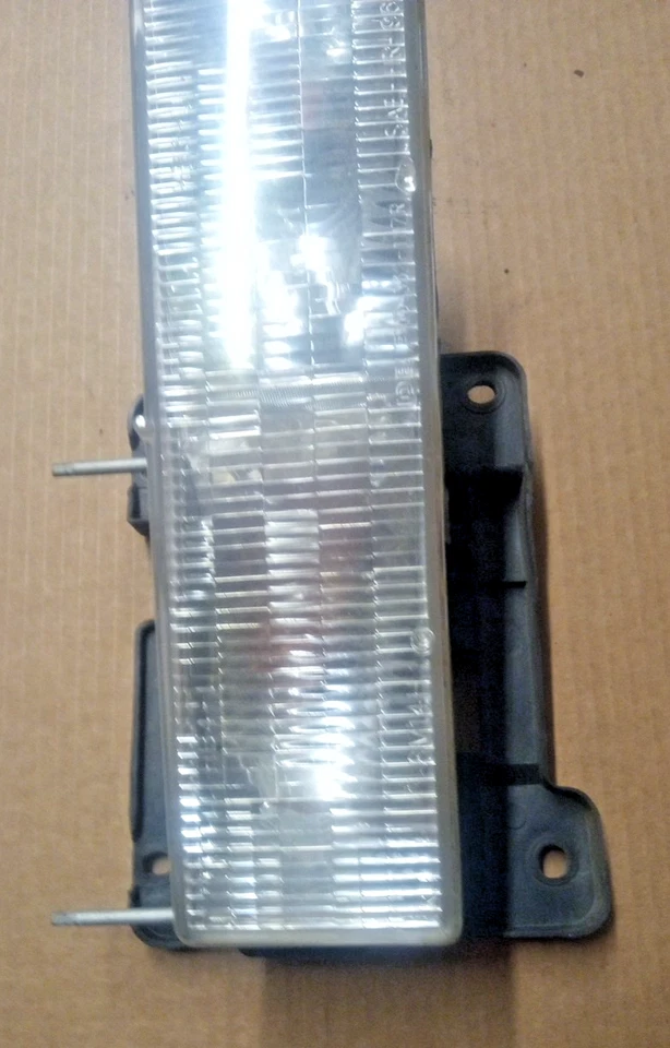 Iluminación DEPO Auto Parts 3321117RAS - Exterior - Conjunto de faros LOC-143DG Foto 2 de 4