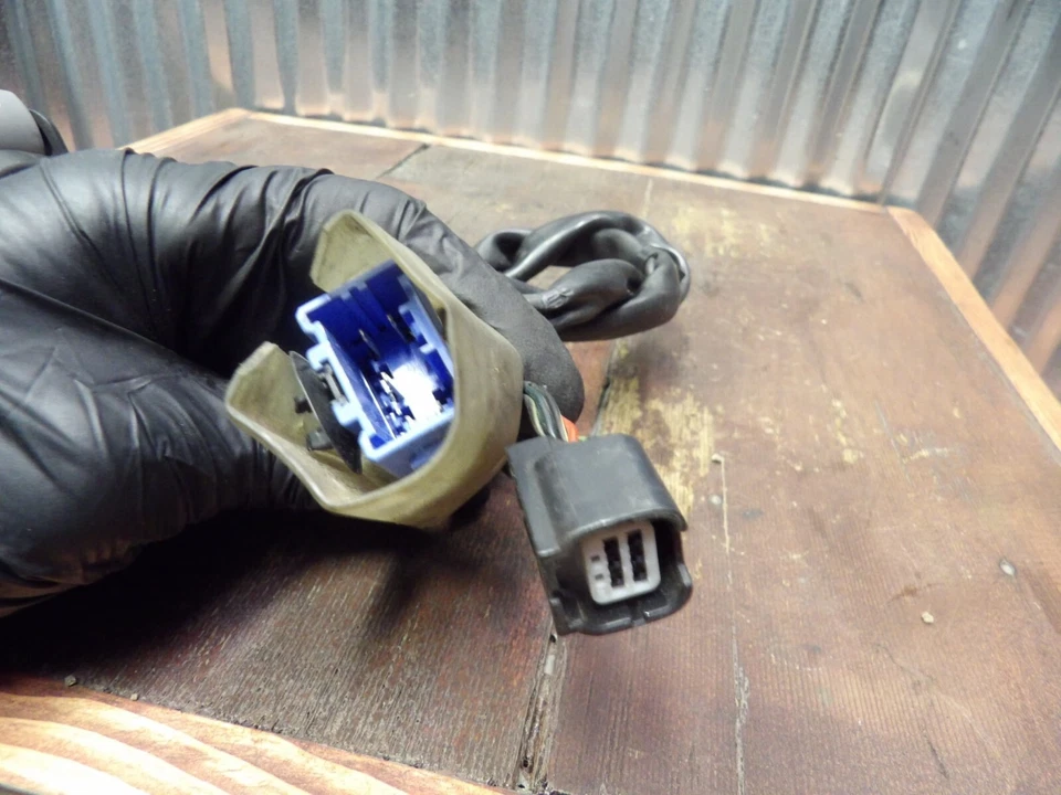 14 INTERRUPTOR DE ARRANQUE MANDO MANILLAR DERECHO HONDA CTX700N S D N/35130-MJF-A22 Foto 4 de 4