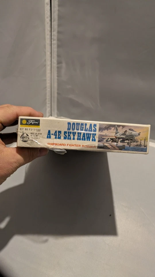 1:48 (1:50) Douglas A-4E Skyhawk Fujimi-AHM  FJ-1-150 - Image 2 of 4
