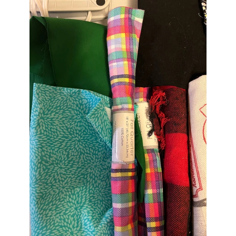 Fabric Lot Remnants Scraps Quarters Cotton Blend Quilting Sewing Crafts Mixed - Image 2 of 4