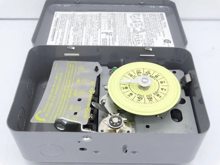 INTERMATIC T174 TIMER - New In Box - Image 2 of 3