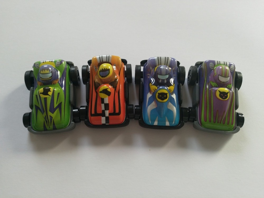 COLOURED RACING MODEL CARS SET 1:87 H0 - KINDER SURPRISE PLASTIC MINIATURES
