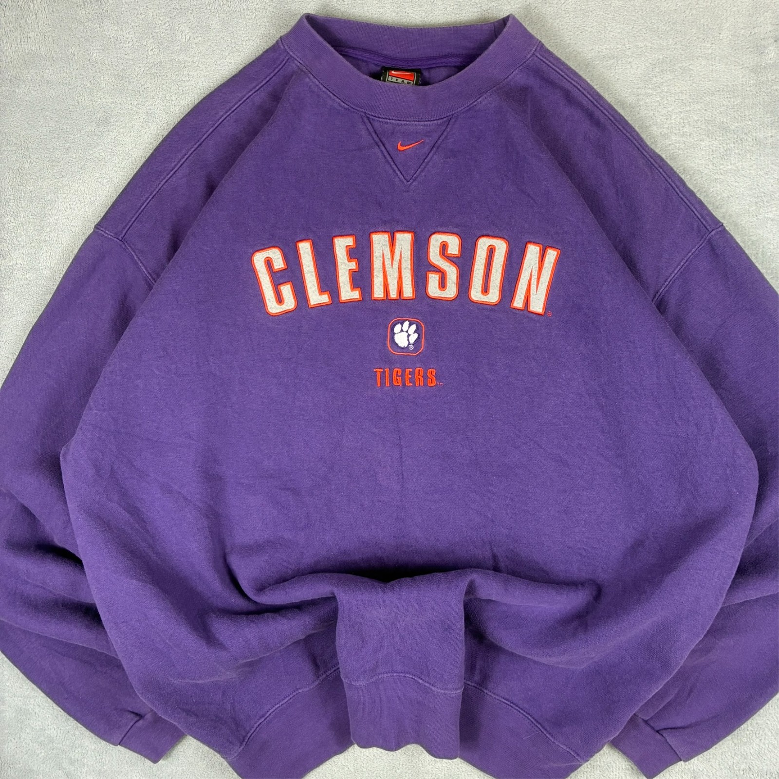 VTG Nike 90's Clemson Tigers NFL Mini Centre Swoosh Oversized Large Sweatshirt image 3