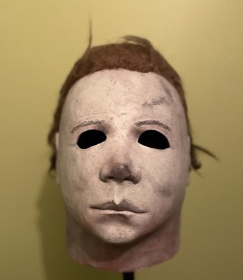 MICHAEL MYERS MASK WMP - V75 -H2 Finished By JAMES CARTER/Display Stand Included